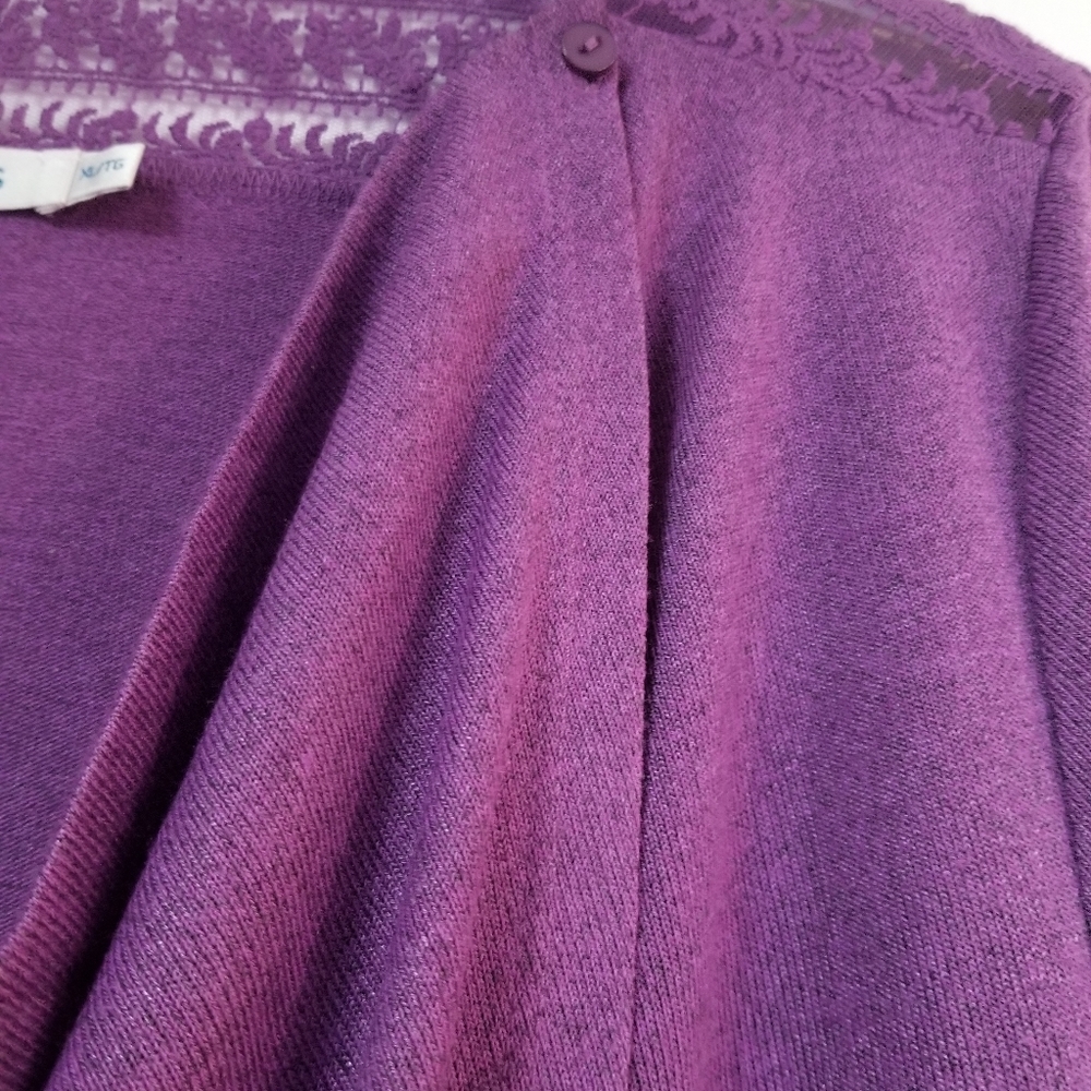 SWEATER / CARDIGAN - Picture 8 of 9
